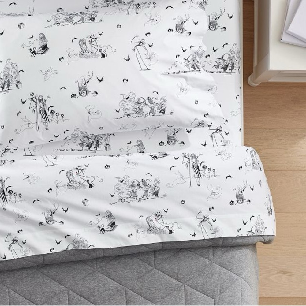 QUEEN - The Nightmare Before Christmas Organic Sheet Set & Pillowcases